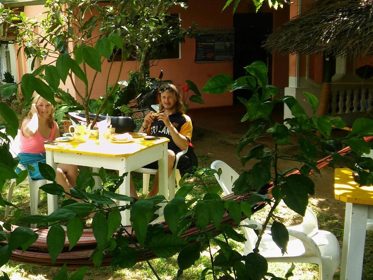Thevindu Guest & Redmud Resturent Banduramulla Exterior photo